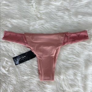 Tavik Byrdie Bottom Textured Chevron In Rose Dawn